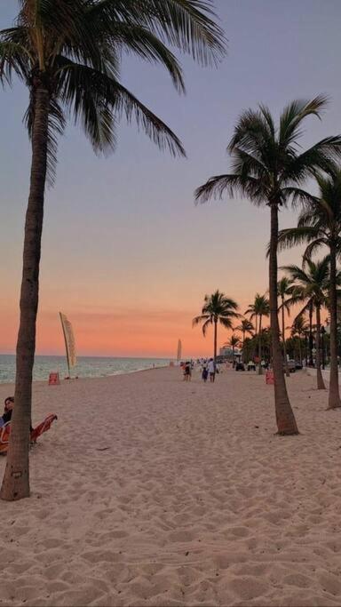 Hollywood Beach, Steps To The Beach, Pool エクステリア 写真
